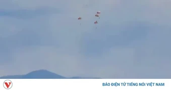 Hai máy bay Hải quân Mỹ va chạm giữa không trung, 4 phi công thoát nạn