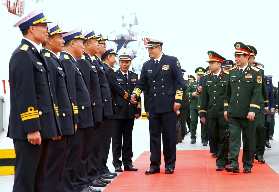 Hải quân Việt Nam và Trung Quốc huấn luyện chống cướp biển Hải quân Việt Nam và Trung Quốc huấn luyện chống cướp biển