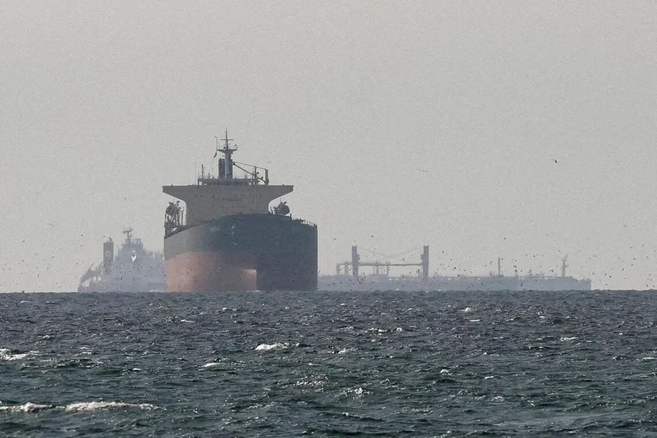 Hai siêu tàu dầu quay đầu ở Hormuz khi đàm phán Mỹ - Iran thất bại Hai siêu tàu dầu quay đầu ở Hormuz khi đàm phán Mỹ - Iran thất bại