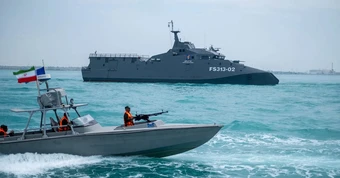 'Hạm đội muỗi' Iran: 'Bóng ma' tại eo biển Hormuz