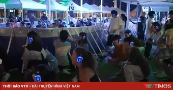 Hàn Quốc: Khiêu vũ im lặng để giải nhiệt mùa hè