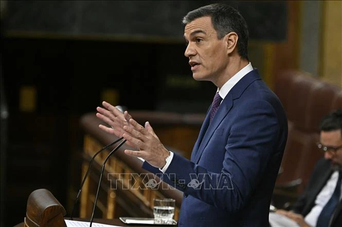 Hàng chục nghìn người biểu tình tại Madrid yêu cầu Thủ tướng Pedro Sanchez từ chức
