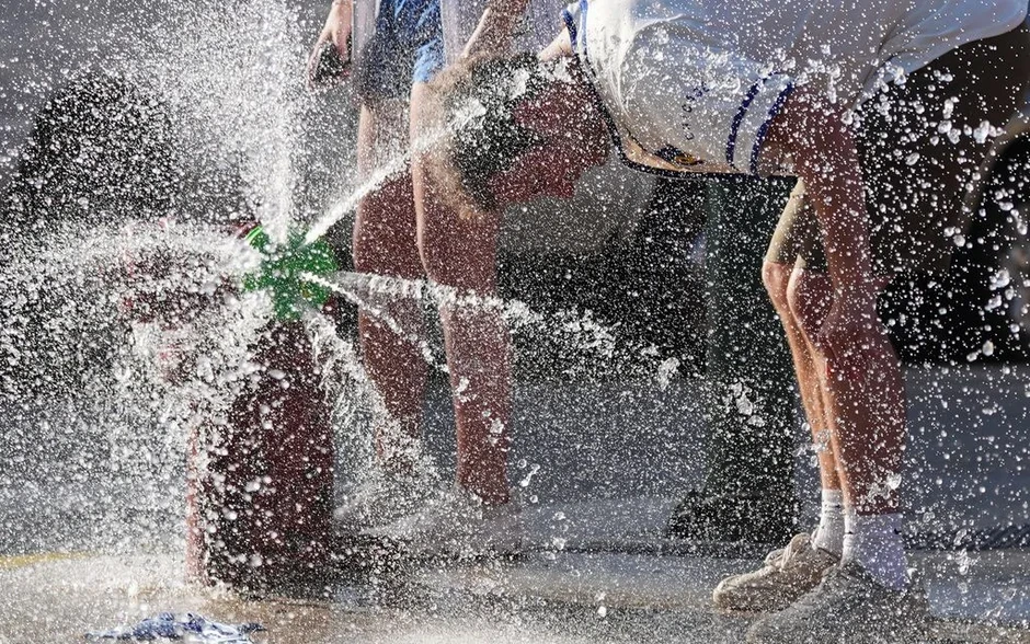 Hàng chục triệu người Mỹ oằn mình dưới “vòm nhiệt”