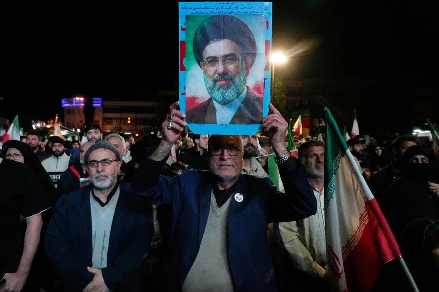 Hàng nghìn người dân Iran tuần hành ăn mừng lệnh ngừng bắn Hàng nghìn người dân Iran tuần hành ăn mừng lệnh ngừng bắn