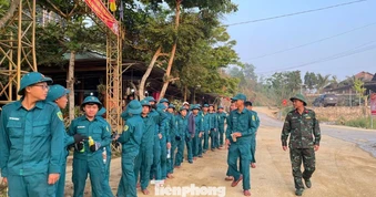 Hàng trăm chiến sĩ tăng tốc xây trường nội trú vùng biên