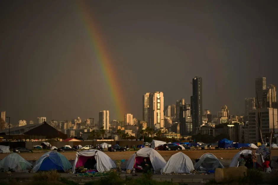 Hàng triệu người dân Lebanon sơ tán tràn về Beirut, đảo lộn đời sống đô thị Hàng triệu người dân Lebanon sơ tán tràn về Beirut, đảo lộn đời sống đô thị
