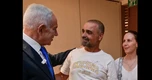 Hành khách mặc áo dính máu gặp Thủ tướng Israel, kể chuyện chặn cơ phó cướp máy bay