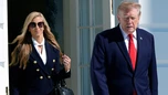 Hậu trường vụ sa thải phát ngôn viên chớp nhoáng của ông Trump