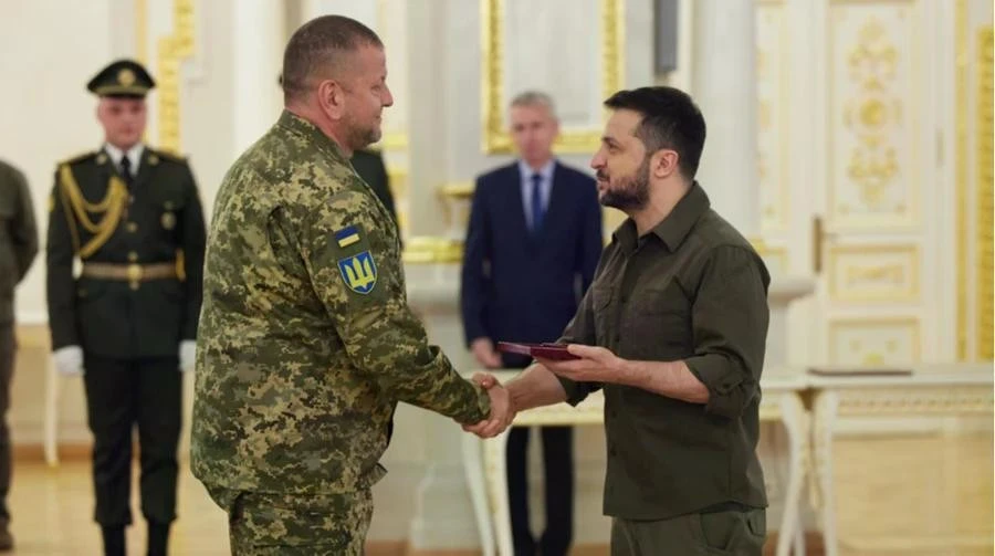 Hé lộ cuộc gặp kín giữa Tổng thống Ukraine và đối thủ bầu cử tiềm năng Hé lộ cuộc gặp kín giữa Tổng thống Ukraine và đối thủ bầu cử tiềm năng