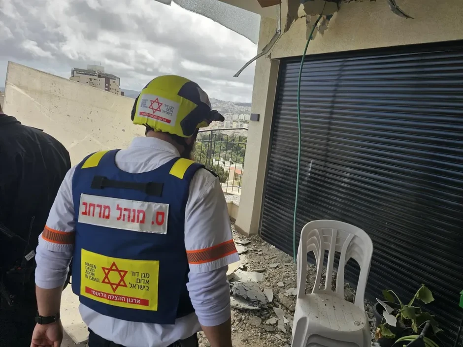 Hỏa hoạn tại nhà máy lọc dầu của Israel, nghi do trúng tên lửa