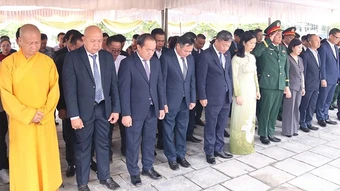 Hoạt động tri ân các Anh hùng liệt sĩ tại Lào