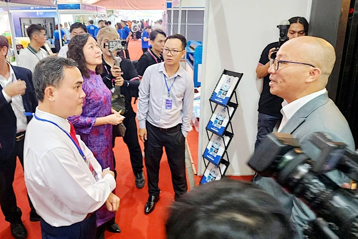 Học viện đồ nướng, tôm hùm, mì cháy: Trung Quốc 'nâng cấp' nghề phổ thông thành nghề danh giá Học viện đồ nướng, tôm hùm, mì cháy: Trung Quốc 'nâng cấp' nghề phổ thông thành nghề danh giá