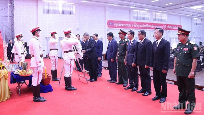 Hồi hương 9 liệt sĩ quân tình nguyện và chuyên gia Việt Nam hy sinh tại bắc Lào Hồi hương 9 liệt sĩ quân tình nguyện và chuyên gia Việt Nam hy sinh tại bắc Lào
