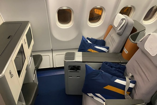 Hôm nay - 19/10, một siêu máy bay sải cánh hơn 63 m, có tới 4 động cơ Rolls-Royce, từng là máy bay chở khách dài nhất thế giới, chính thức dừng hoạt động Hôm nay - 19/10, một siêu máy bay sải cánh hơn 63 m, có tới 4 động cơ Rolls-Royce, từng là máy bay chở khách dài nhất thế giới, chính thức dừng hoạt động