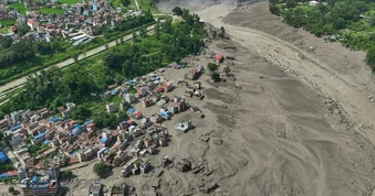 Hơn 1 . 300 Người mất tích sau lũ quét Nepal , công dân từ 30 quốc gia gặp nạn