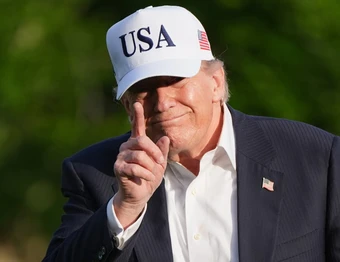 Hơn 1.000 giao dịch tài chính trong 1 tháng hé lộ động thái lớn của Tổng thống Trump