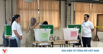 Hơn 4,4 triệu cử tri Bangkok (Thái Lan) bỏ phiếu bầu Thống đốc và Hội đồng đô thị