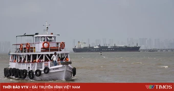 Hơn 800 tàu mắc kẹt chờ mở đường thoát qua eo biển Hormuz