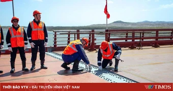 Hợp long cầu đường bộ đầu tiên kết nối Nga và Triều Tiên