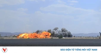 Houthi tấn công Saudi Arabia, tàu dầu bị tập kích ngoài khơi Oman