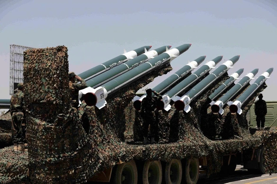 Houthi tấn công Yemen, tập kích nhà máy dầu Saudi Arabia Houthi tấn công Yemen, tập kích nhà máy dầu Saudi Arabia
