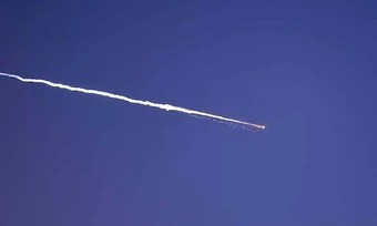 Houthi tham chiến, phóng tên lửa vào Israel
