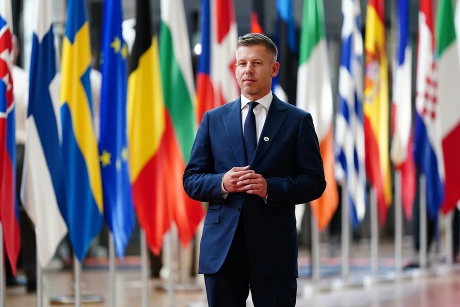 Hungary tạm dừng xem xét đơn xin gia nhập EU của Ukraine Hungary tạm dừng xem xét đơn xin gia nhập EU của Ukraine