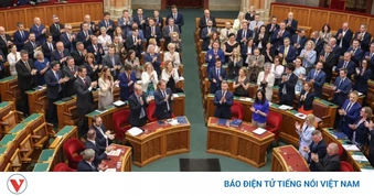 Hungary thông qua sửa đổi hiến pháp cho phép chấm dứt sớm nhiệm kỳ tổng thống