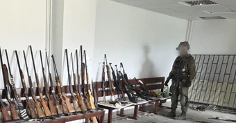 IDF không rút quân khỏi Lebanon, tàu Pakistan cố vượt eo biển Hormuz