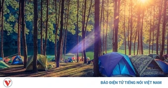 Indonesia cảnh báo nguy cơ khi dùng bếp than để sưởi ấm trong lều cắm trại