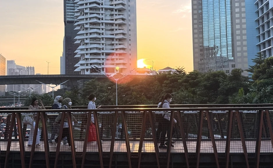Indonesia kéo dài chính sách làm việc từ xa để ứng phó khủng hoảng năng lượng Indonesia kéo dài chính sách làm việc từ xa để ứng phó khủng hoảng năng lượng