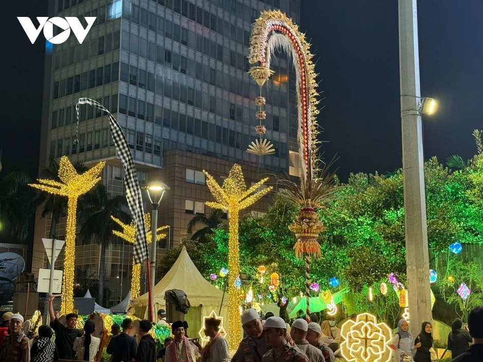 Indonesia sẽ triển khai “Làm việc tại nhà” để tiết kiệm năng lượng Indonesia sẽ triển khai “Làm việc tại nhà” để tiết kiệm năng lượng