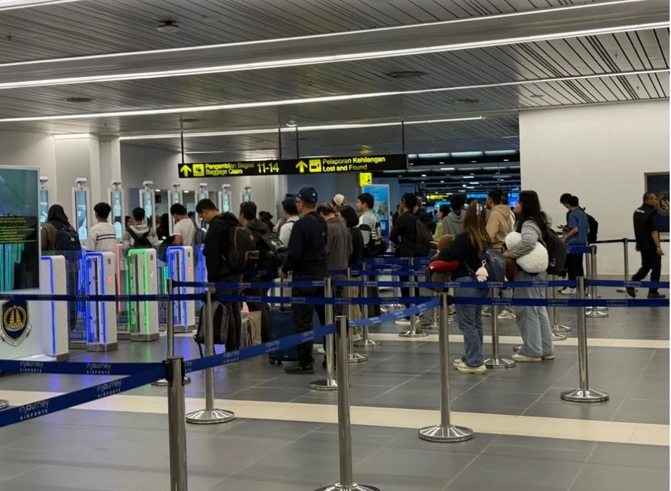Indonesia tăng phụ phí nhiên liệu hàng không lên 50% giá vé Indonesia tăng phụ phí nhiên liệu hàng không lên 50% giá vé