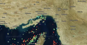 Iran bắt giữ 2 tàu qua eo biển Hormuz