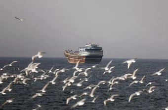 Iran cân nhắc thu phí tàu đi qua eo biển Hormuz