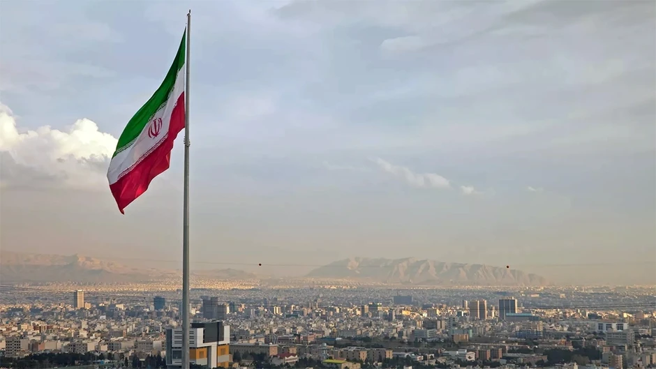 Iran cảnh báo cứng rắn trước đàm phán với Mỹ, 15 tàu được qua eo Hormuz mỗi ngày Iran cảnh báo cứng rắn trước đàm phán với Mỹ, 15 tàu được qua eo Hormuz mỗi ngày