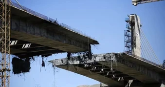 Iran cảnh báo đanh thép khi Mỹ đánh sập cầu cao nhất Trung Đông