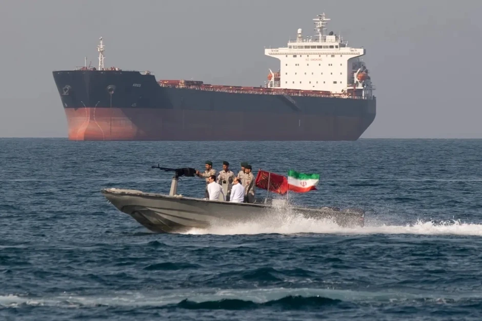 Iran cảnh báo gay gắt Mỹ sau tối hậu thư về eo biển Hormuz Iran cảnh báo gay gắt Mỹ sau tối hậu thư về eo biển Hormuz