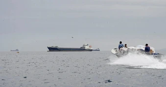 Iran cảnh báo kịch bản “không cảng nào ở Vùng Vịnh an toàn”