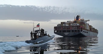 Iran cảnh báo Mỹ: Can thiệp vào Hormuz là vi phạm ngừng bắn