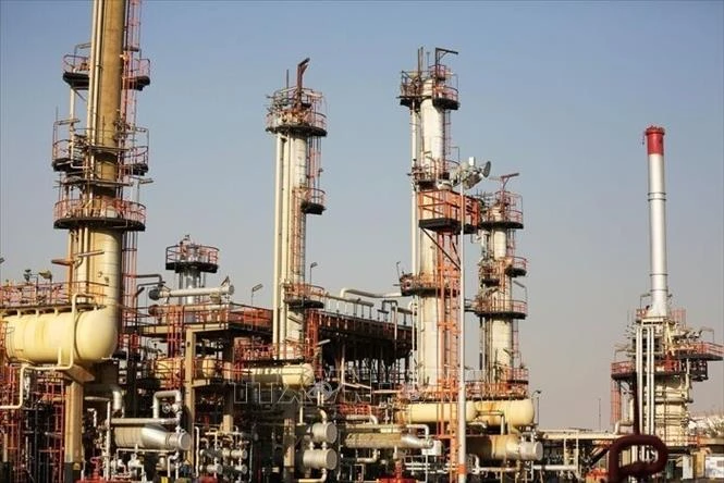 Iran cắt giảm sản lượng dầu do phong tỏa và nguy cơ tái diễn chiến sự Iran cắt giảm sản lượng dầu do phong tỏa và nguy cơ tái diễn chiến sự