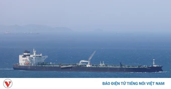 Iran chặn tàu dầu tại Hormuz, tập kích dữ dội loạt căn cứ Mỹ ở Trung Đông