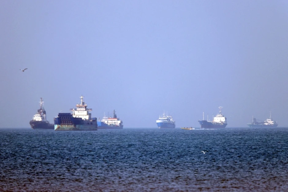 Iran cho 'hàng chục tàu Trung Quốc' đi qua eo biển Hormuz Iran cho 'hàng chục tàu Trung Quốc' đi qua eo biển Hormuz