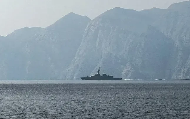 Iran có thể mở cửa eo biển Hormuz trong khoảng 30 ngày Iran có thể mở cửa eo biển Hormuz trong khoảng 30 ngày