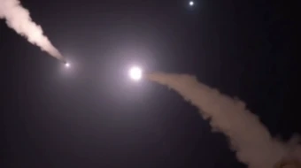 Iran công bố video mở đợt tấn công tên lửa thứ 44 vào Israel cùng loạt căn cứ và Hạm đội 5, cảnh báo binh sĩ Mỹ rút khỏi Trung Đông ngay lập tức
