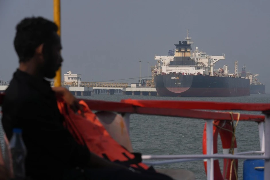 Iran đàm phán với 8 quốc gia về đảm bảo hành lang an toàn cho dầu mỏ Iran đàm phán với 8 quốc gia về đảm bảo hành lang an toàn cho dầu mỏ
