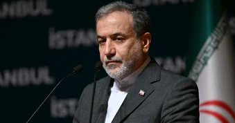Iran đáp trả yêu cầu của Mỹ về "đầu hàng vô điều kiện" và mở eo biển Hormuz
