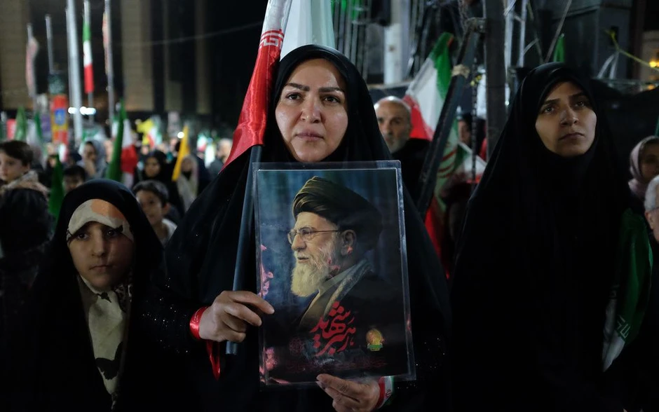 Iran đặt mục tiêu khôi phục phần lớn năng lực lọc dầu Iran đặt mục tiêu khôi phục phần lớn năng lực lọc dầu