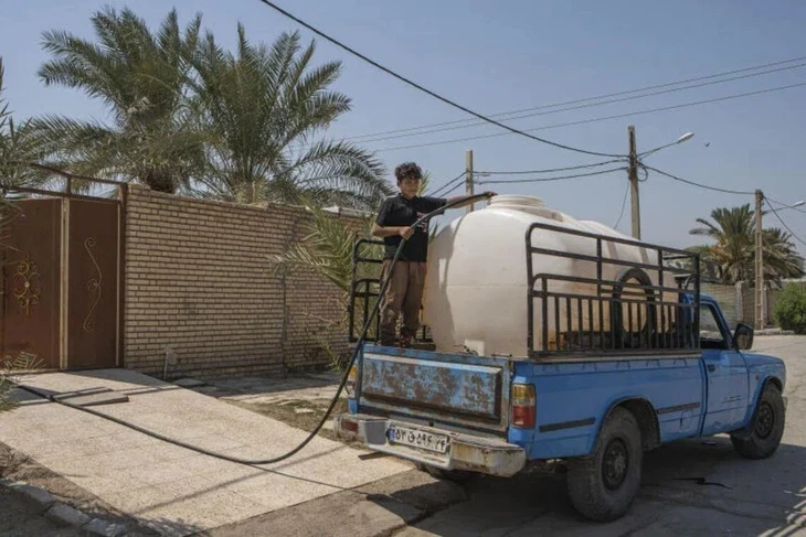 Iran dọa rải thủy lôi phong tỏa toàn vịnh Ba Tư, Mỹ nhắm mục tiêu tỉnh Qom Iran dọa rải thủy lôi phong tỏa toàn vịnh Ba Tư, Mỹ nhắm mục tiêu tỉnh Qom