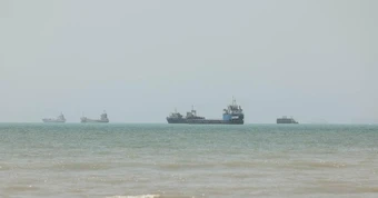 Iran dọa phong tỏa thêm tuyến vận chuyển năng lượng, Mỹ muốn Israel rút quân